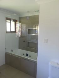 Glass Bath Screen